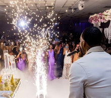 Hochzeit Ehe Paar Eintrag Dual Kopf Rotation Feuerwerk Kalte Flamme Sparkuler Spin Maschine Tanzen Funken Maschine